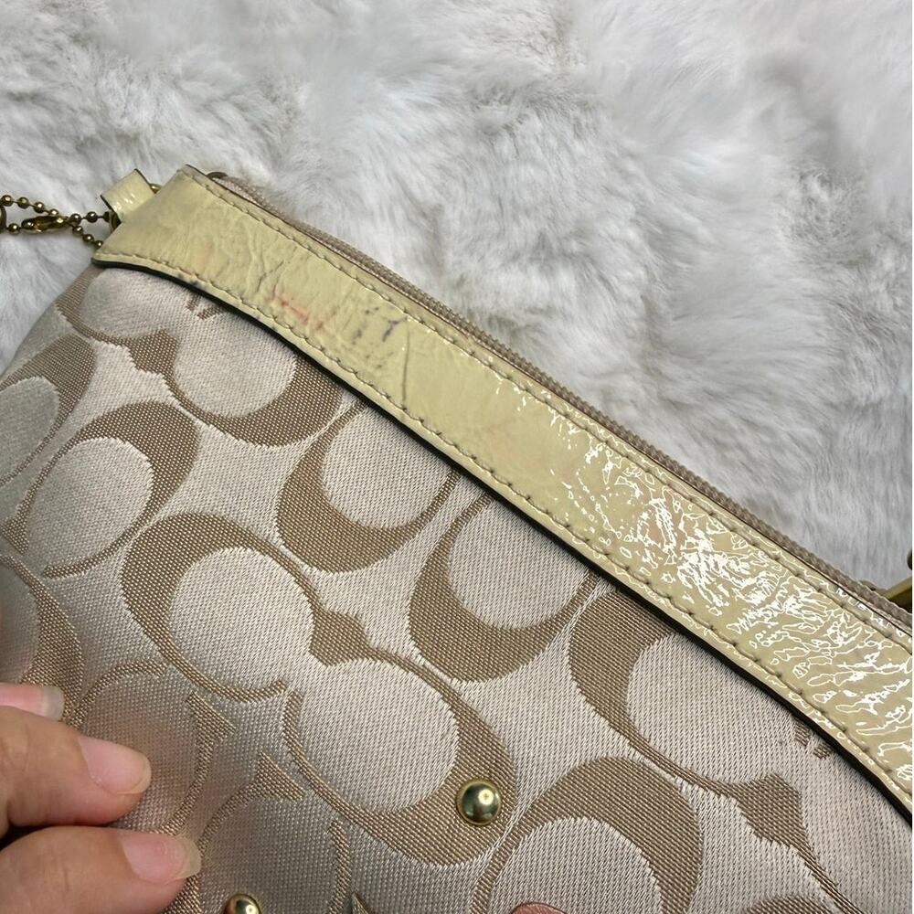 COACH Tan Signature Canvas Flower Wristlet - Picture 7 of 9